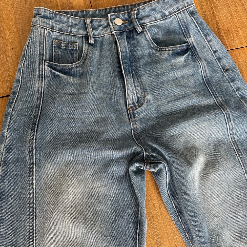 High-Rise baby barrel Leg Jeans in Faded Blue - Picture 8 of 9